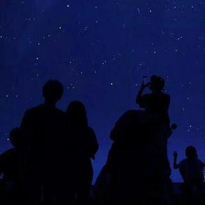 弟弟摸哥哥的小丁丁
